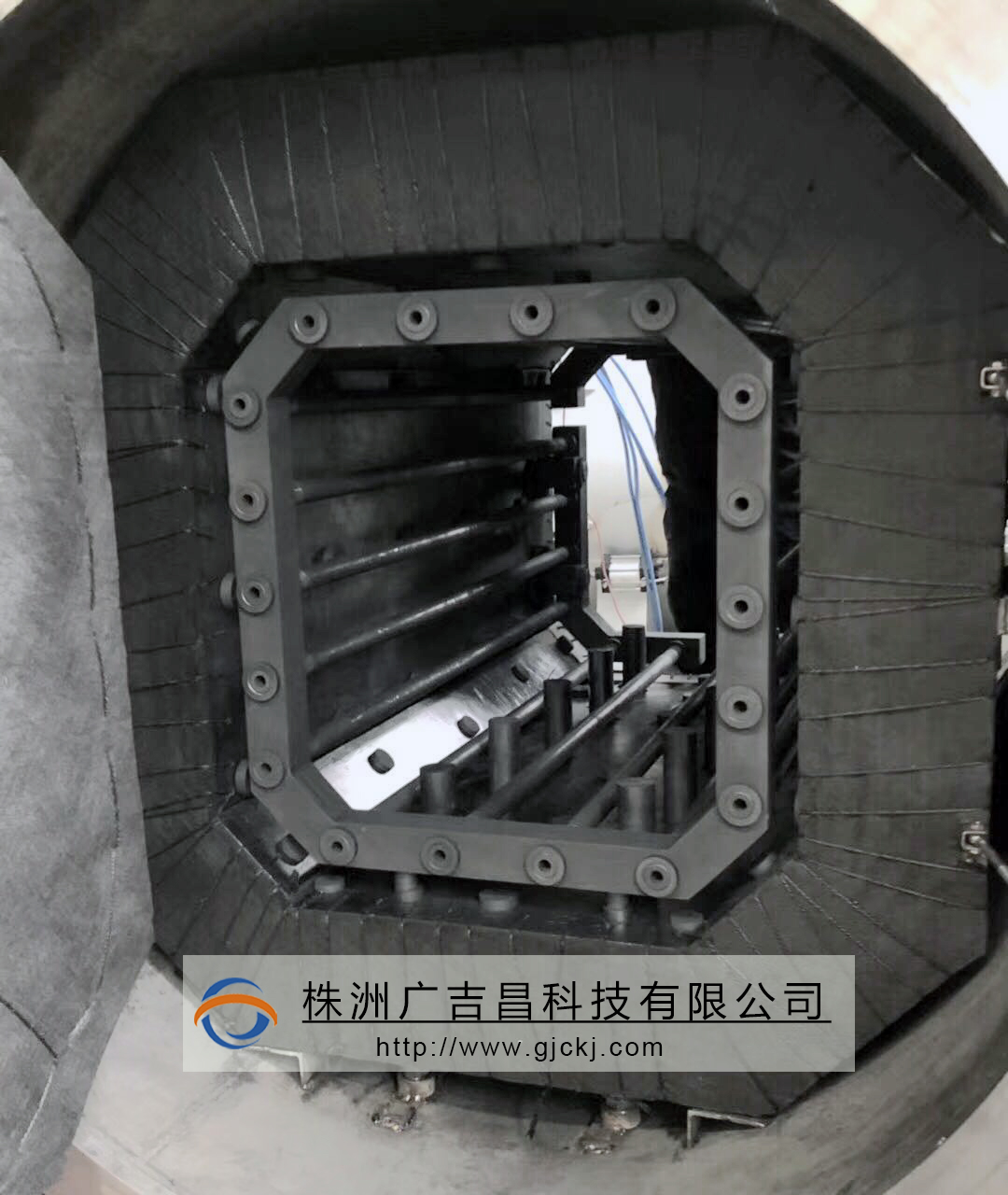 怎么清洗氣氛保護爐爐膛呢？